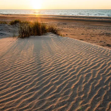 Villa Near Nieuwpoort Beach And Dunes, Cleaning Included * Lombardsijde