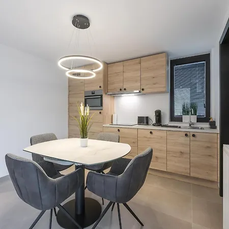 Luxurious 3-bedroom Villa, Cleaning Included Lombardsijde
